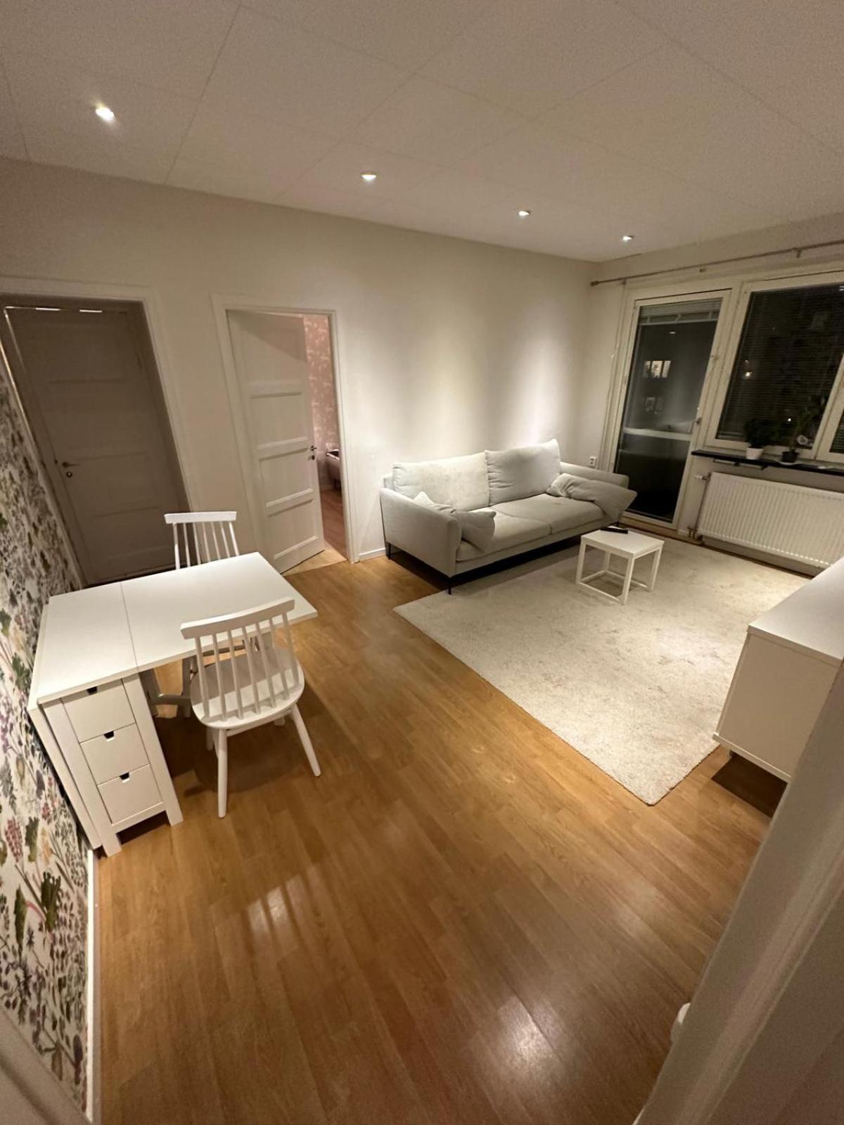 Modern Central Gothenburg Apartment With Balconies And Full Kitchen For Up To 5 Guests 외부 사진